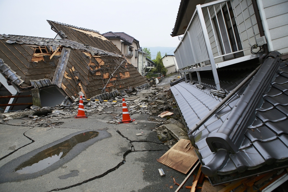 地震等の災害で家を解体することに そんなときに覚えておきたい公費解体の注意点解説 解体業者の工事費用 料金を無料でお見積もり 解体 まるわかりナビ 公式